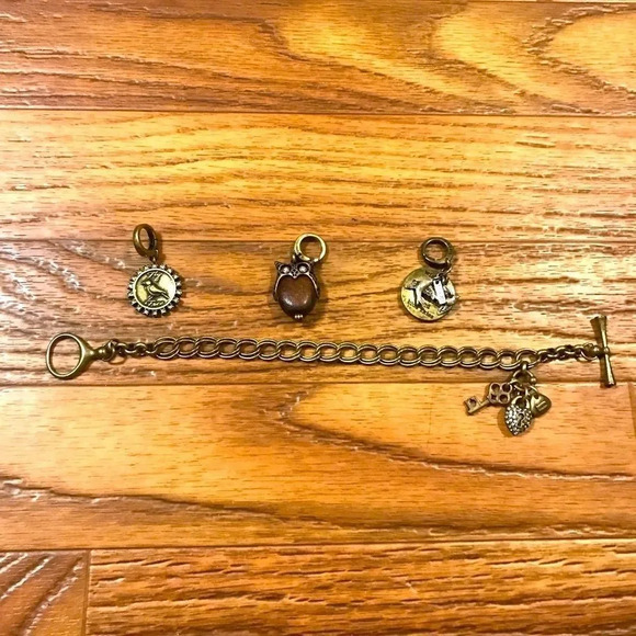 Fossil Charm Bracelet  - Picture 1 of 3